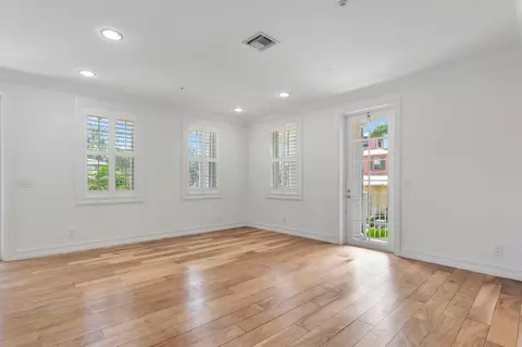 Living - 4344 Main St, Jupiter, FL 33458 photo 6 of 7