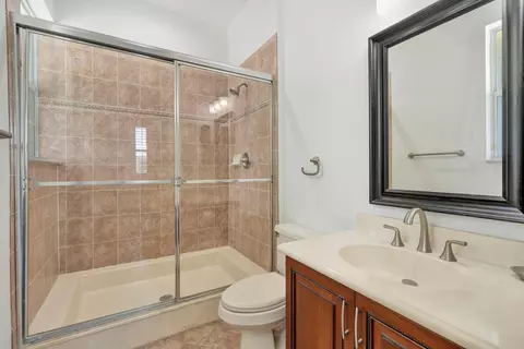 Bath - 4344 Main St, Jupiter, FL 33458 photo 5 of 8