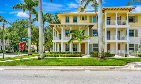 Exterior - 4344 Main St, Jupiter, FL 33458 photo 2 of 5