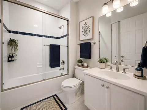 Bath - 4344 Main St, Jupiter, FL 33458 photo 8 of 8