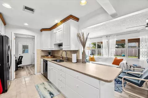 1004 NW 16th Pl, Stuart, FL 34994 photo 9