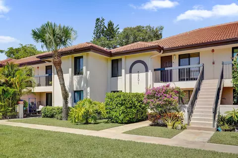 5201 W Club Cir #103, Boca Raton, FL 33431