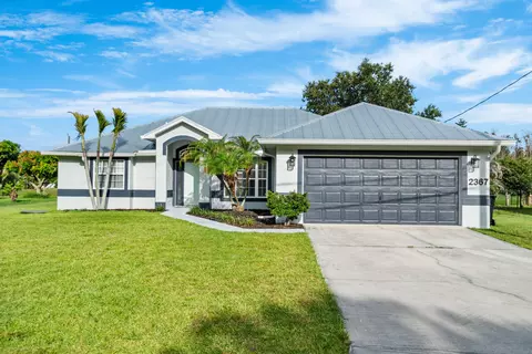 2367 SE Rock Springs Dr, Port Saint Lucie, FL 34952