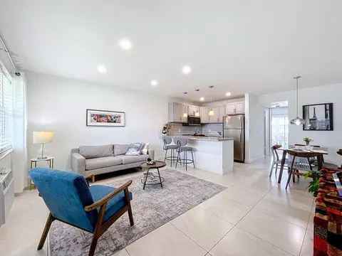 410 Chatham T, West Palm Beach, FL 33417