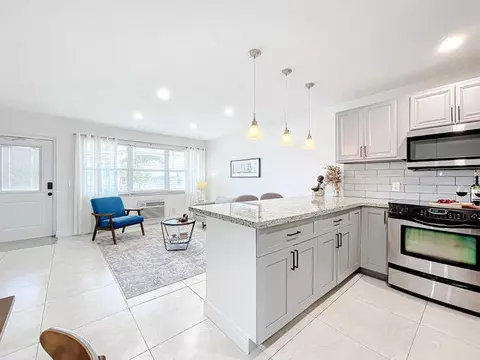 410 Chatham T, West Palm Beach, FL 33417