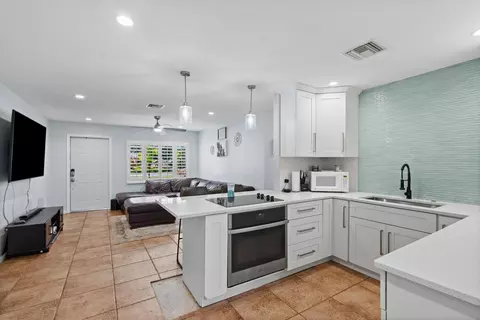 Kitchen - 520 SE Dolphin Dr, Stuart, FL 34996 photo 3 of 5
