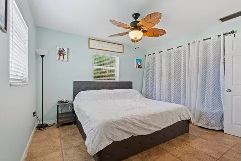 Bedroom - 520 SE Dolphin Dr, Stuart, FL 34996 photo 2 of 5