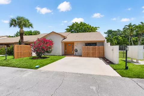 2400 SW 19th Ave, Boynton Beach, FL 33426