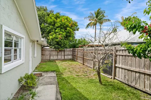 Exterior - 4796 SE Manatee Ter, Stuart, FL 34997 photo 14 of 15