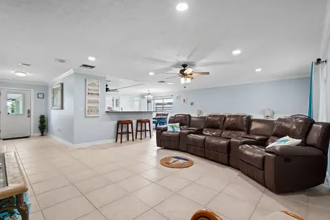 Living - 4796 SE Manatee Ter, Stuart, FL 34997 photo 2 of 4