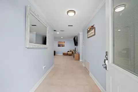 Entry Way - 4796 SE Manatee Ter, Stuart, FL 34997 photo 1 of 2