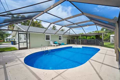 Exterior - 4796 SE Manatee Ter, Stuart, FL 34997 photo 10 of 15