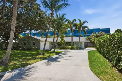 Exterior - 4796 SE Manatee Ter, Stuart, FL 34997 photo 2 of 16