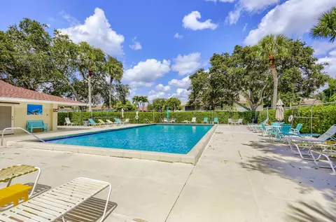 Exterior - 6258 Chasewood Dr #G, Jupiter, FL 33458 photo 4 of 4