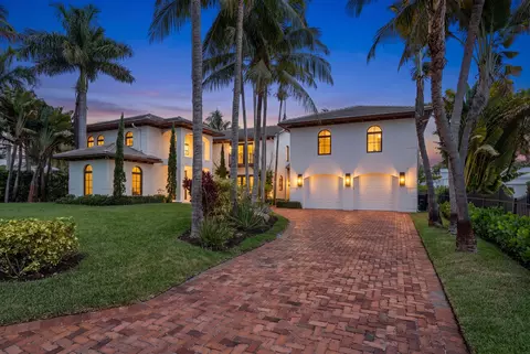 257 E Lakewood Rd, West Palm Beach, FL 33405
