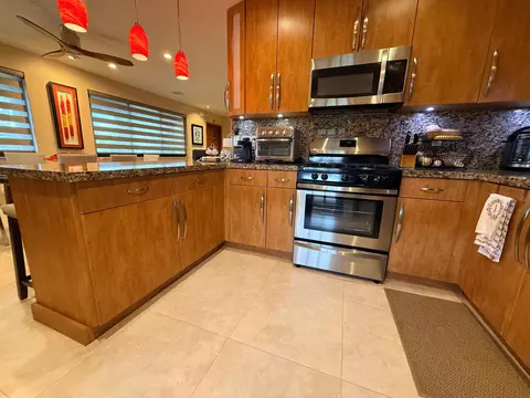 Kitchen - 5170 Palm Ave, Hialeah, FL 33012 photo 1 of 5
