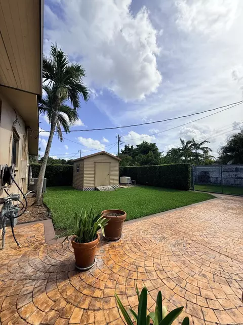 Exterior - 5170 Palm Ave, Hialeah, FL 33012 photo 11 of 12