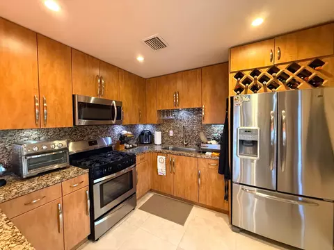 Kitchen - 5170 Palm Ave, Hialeah, FL 33012 photo 2 of 5