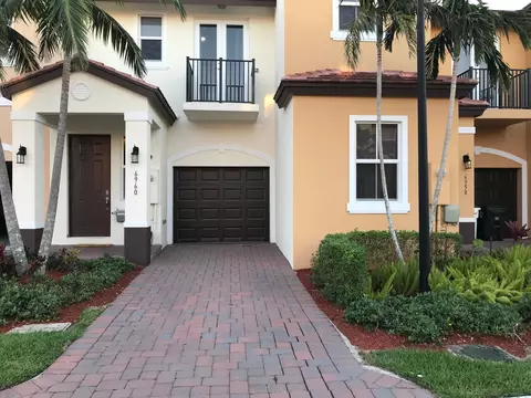 6960 Long Pine Cir, Coconut Creek, FL 33073