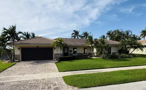 1525 SE 12th St, Deerfield Beach, FL 33441
