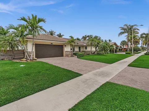 1525 SE 12th St, Deerfield Beach, FL 33441