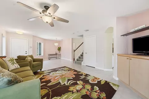 5511 Crossing Rocks Ct, Riviera Beach, FL 33407