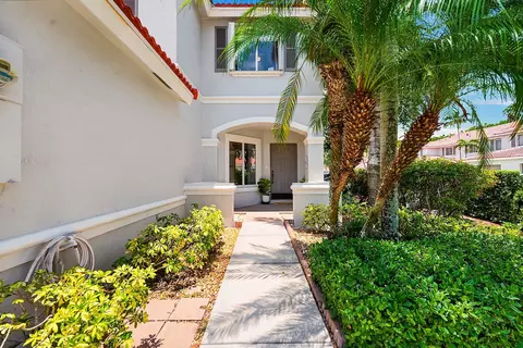 5511 Crossing Rocks Ct, Riviera Beach, FL 33407