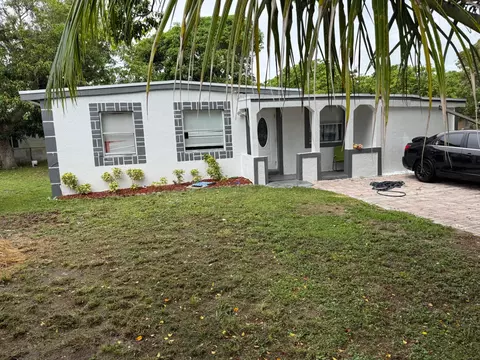 440 Tulip Tree Dr, Lake Worth, FL 33462
