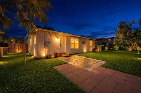1716 N 25th Ave, Hollywood, FL 33020