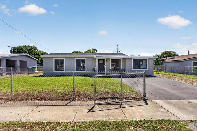 1871 NW 33rd Ave, Lauderhill, FL 33311