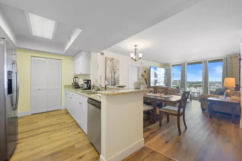 19501 W Country Club Dr #1412, Aventura, FL 33180