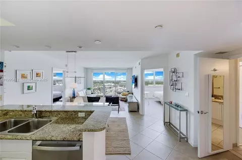 19501 W Country Club Dr #1412, Aventura, FL 33180