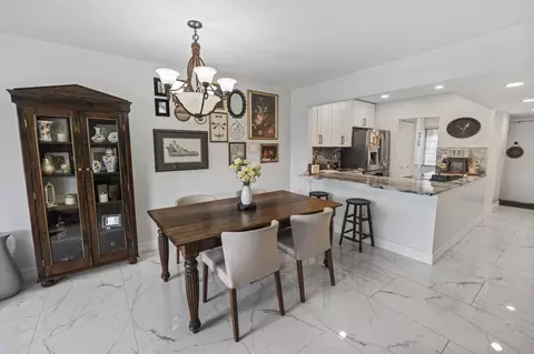 1021 Mockingbird Ln #211, Plantation, FL 33324