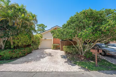 7627 Sierra Dr W, Boca Raton, FL 33433