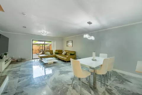 1129 NE 210th Ter #210, Miami, FL 33179