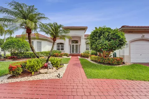 13027 SW 41st St, Davie, FL 33330