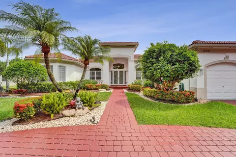 13027 SW 41st St, Davie, FL 33330