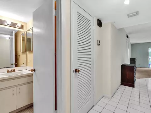 Entry Way - 9101 W Sample Rd #204, Coral Springs, FL 33065 photo 1 of 5