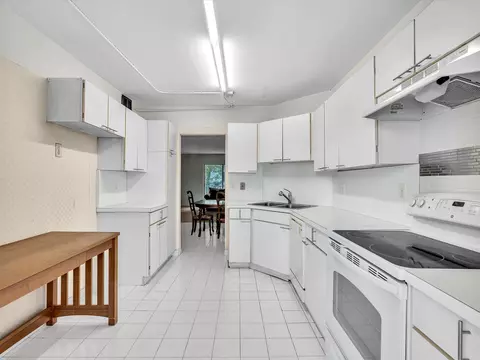 Kitchen - 9101 W Sample Rd #204, Coral Springs, FL 33065 photo 1 of 4