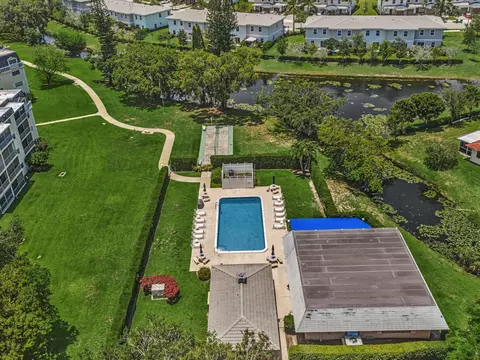 View/Area - 9101 W Sample Rd #204, Coral Springs, FL 33065 photo 2 of 7
