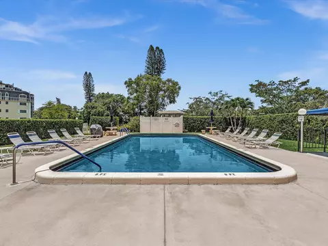 Exterior - 9101 W Sample Rd #204, Coral Springs, FL 33065 photo 10 of 12