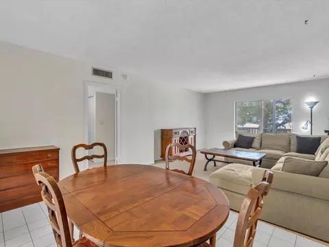 Dining - 9101 W Sample Rd #204, Coral Springs, FL 33065 photo 2 of 5