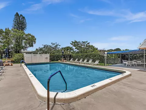 Exterior - 9101 W Sample Rd #204, Coral Springs, FL 33065 photo 9 of 12