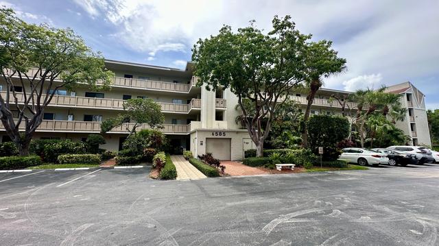 6585 Kensington Ln #207, Delray Beach, FL 33446
