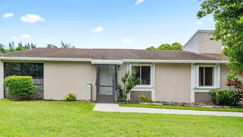 570 Woodgate Cir #A, Sunrise, FL 33326