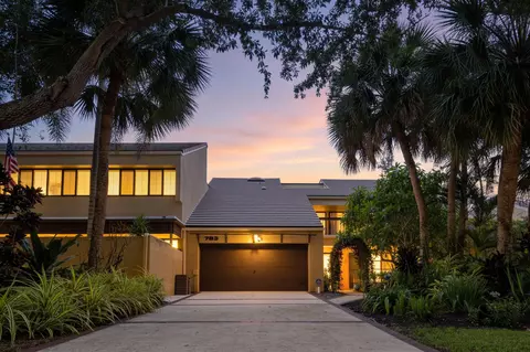 793 Saint Albans Dr, Boca Raton, FL 33486
