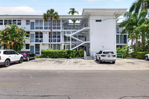 2727 Yacht Club Blvd #1B, Fort Lauderdale, FL 33304