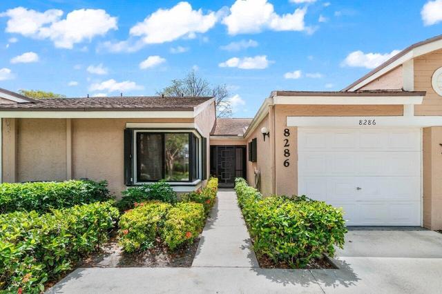 8286 Springlake Dr, Boca Raton, FL 33496