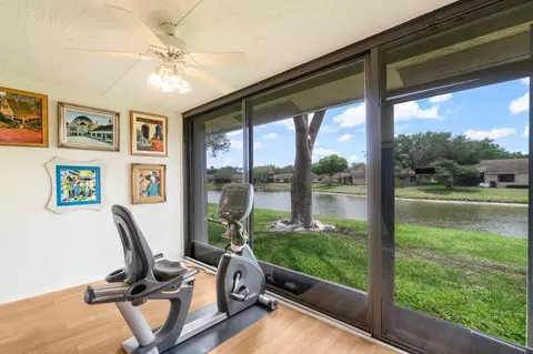 8286 Springlake Dr, Boca Raton, FL 33496