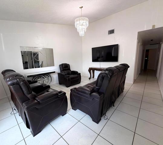 3768 Mil Lake Ct, Greenacres, FL 33463